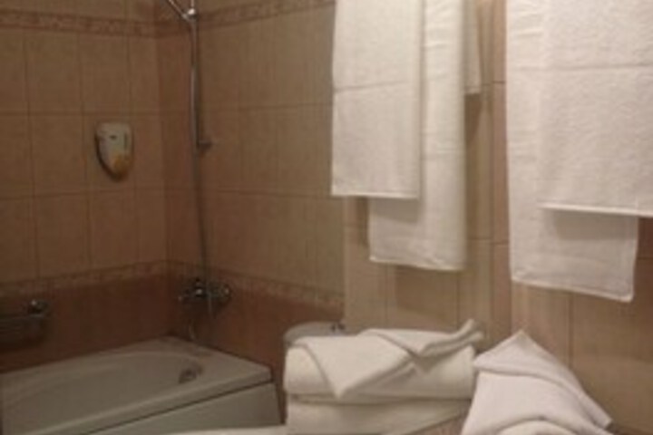 Room 2 of 19