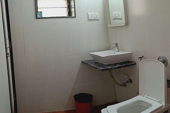 Room 21 of 28