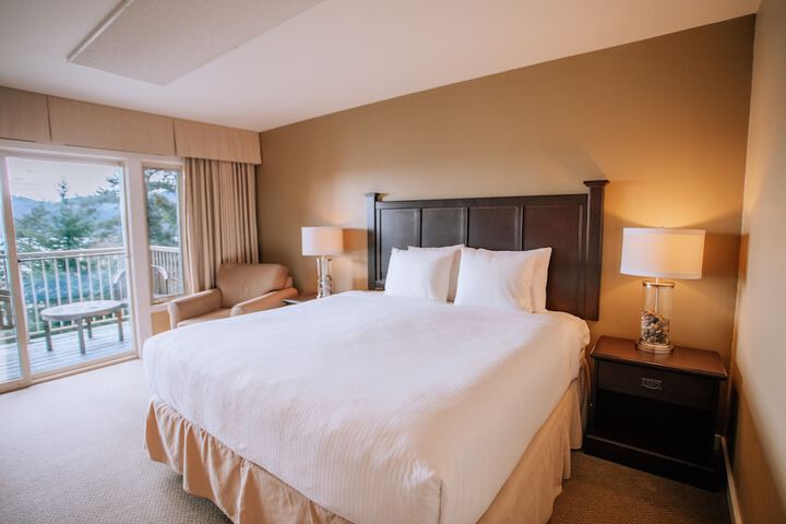 Room 26 of 74