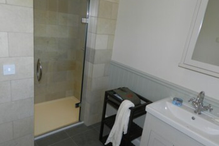 Room 3 of 11