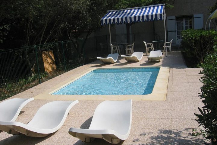 Pool 30 of 48