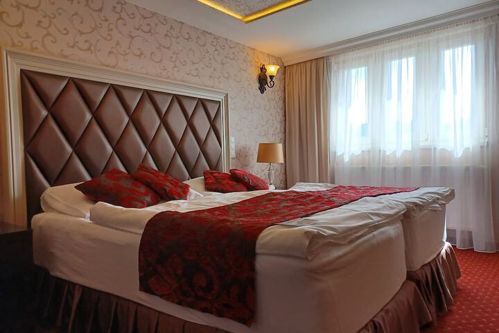 Room 9 of 64