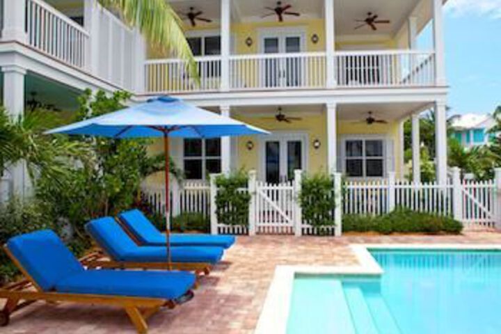 Hotel 100 of 214