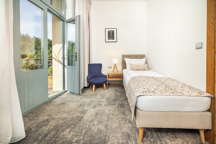 Room 16 of 34