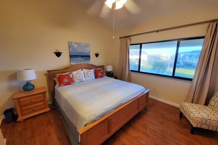 Room 2 of 35