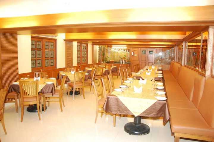Dining 48 of 60