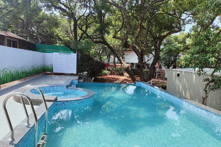Pool 28 of 41
