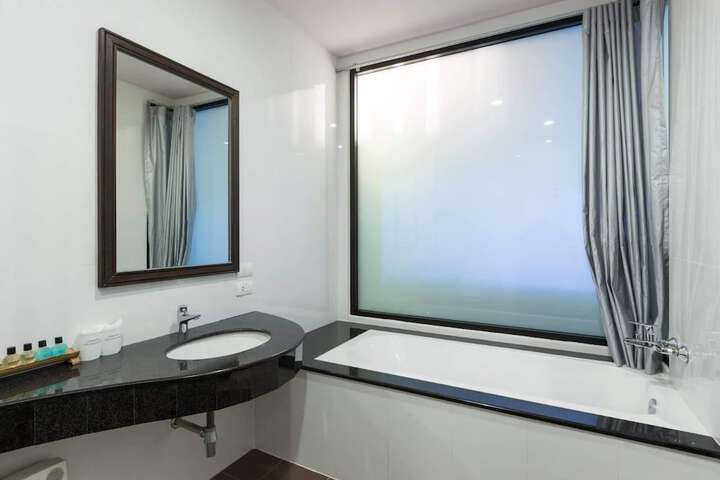 Room 27 of 59