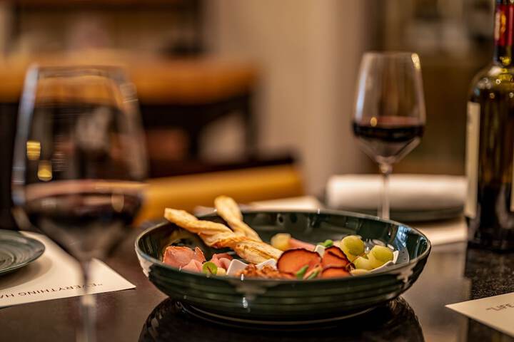 Dining 55 of 108