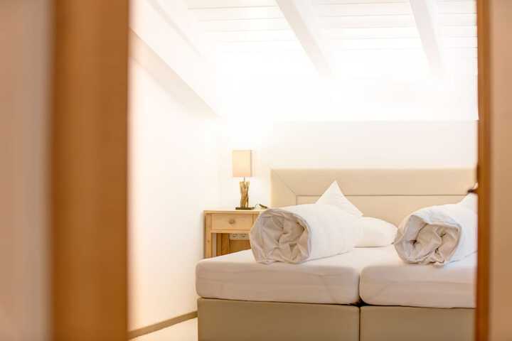 Room 14 of 63
