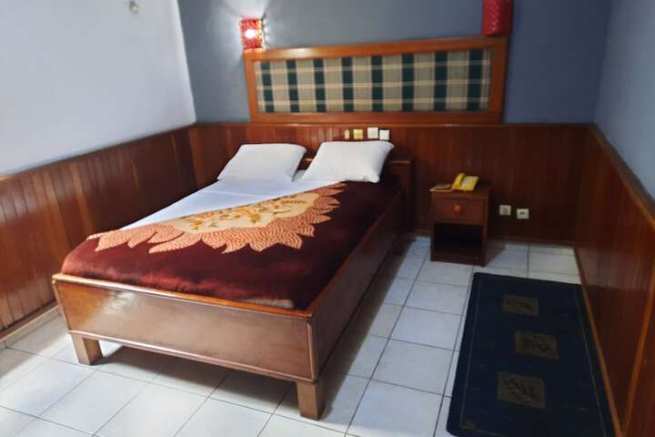 Room 17 of 35