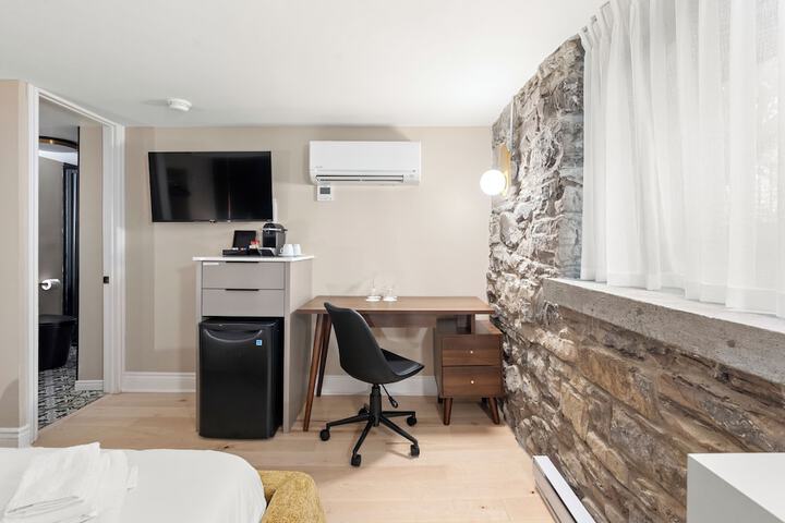 Room 40 of 83