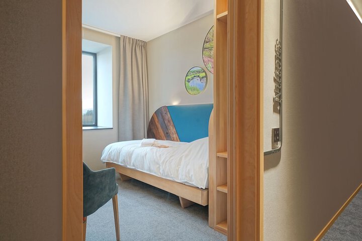 Room 6 of 37