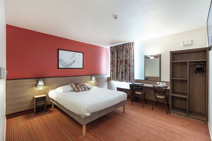 Room 5 of 19