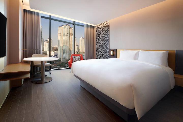 Room 19 of 74