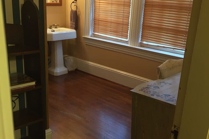 Room 17 of 26