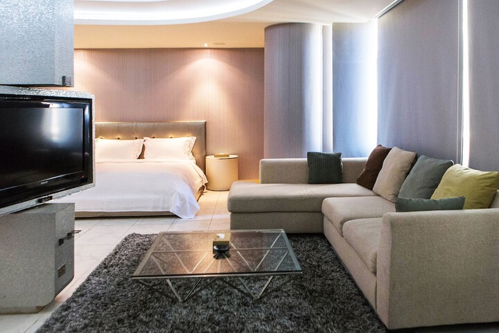 Room 42 of 62