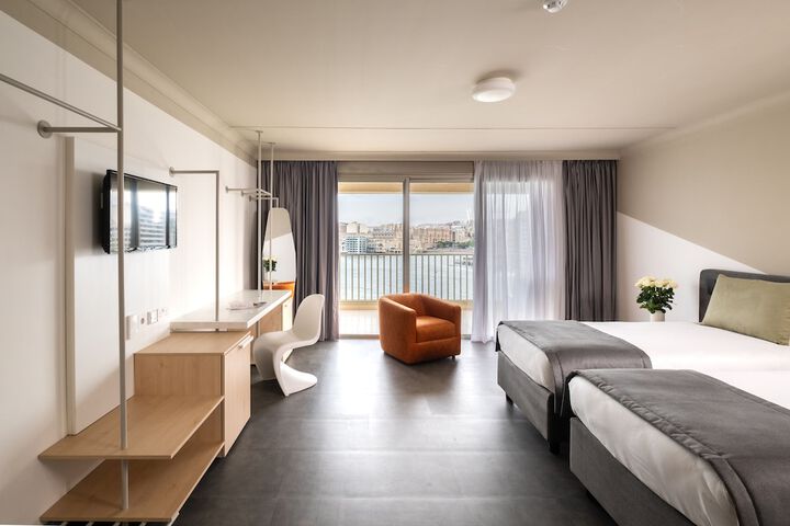 Room 15 of 113