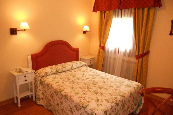 Room 3 of 18