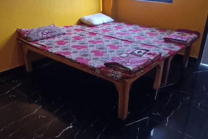 Room 6 of 20