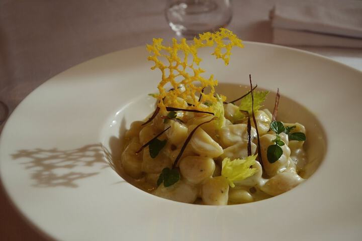 Dining 90 of 162