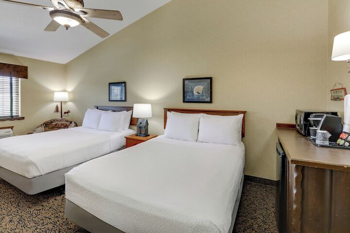 Deluxe 2 Queen Beds (4 of 4)