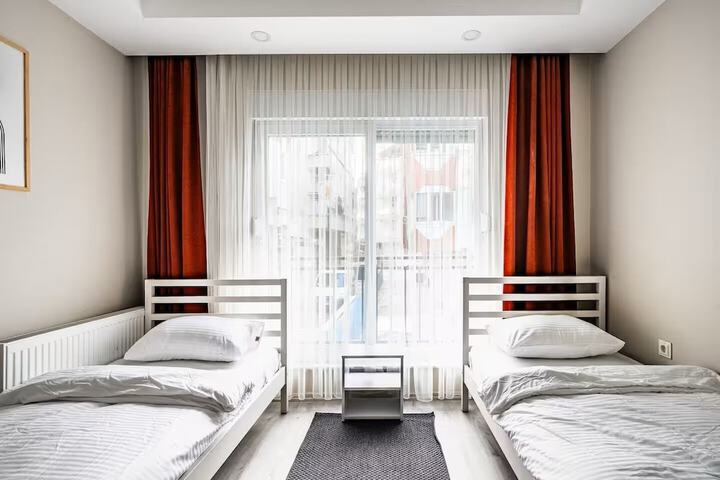 Room 9 of 293