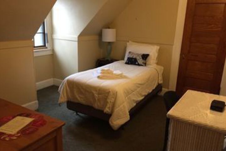 Room 23 of 48