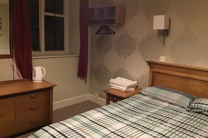 Room 2 of 9