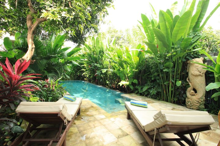 Pool Hotel