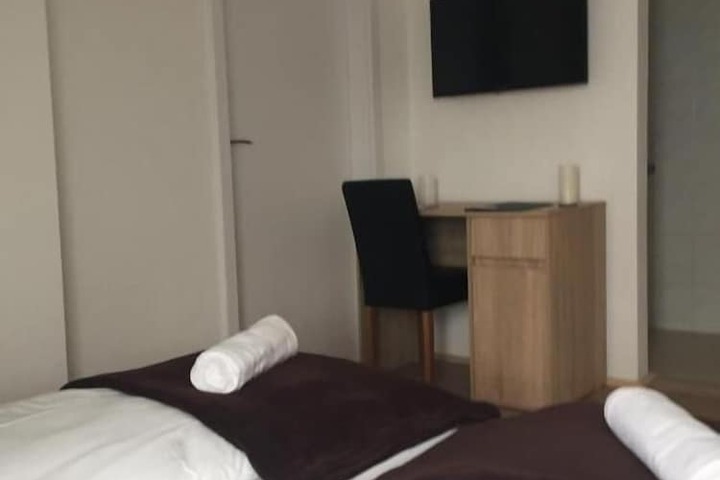 Room 7 of 48