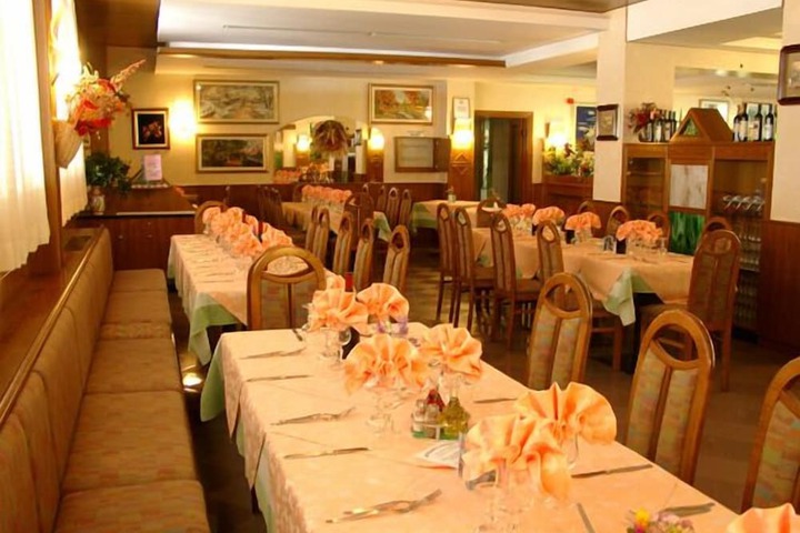 Dining Photos
