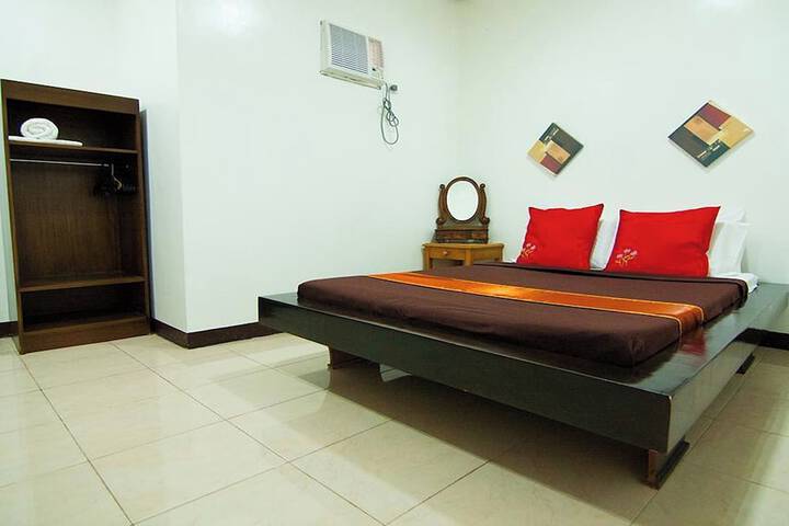 Room 25 of 32