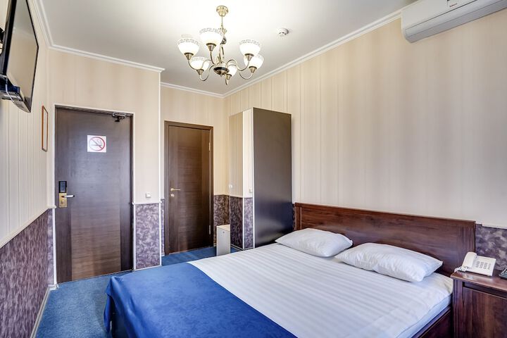 Room 8 of 35