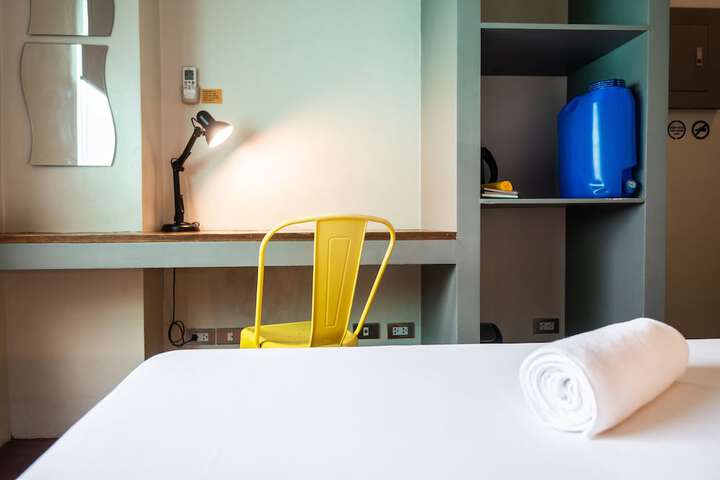 Room 28 of 65