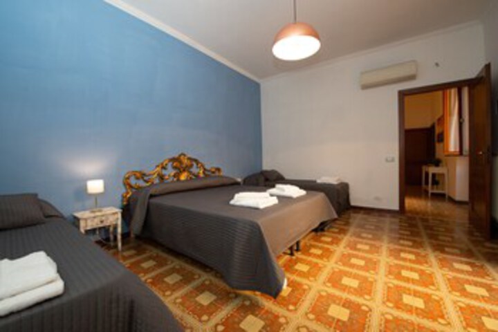 Room 47 of 123