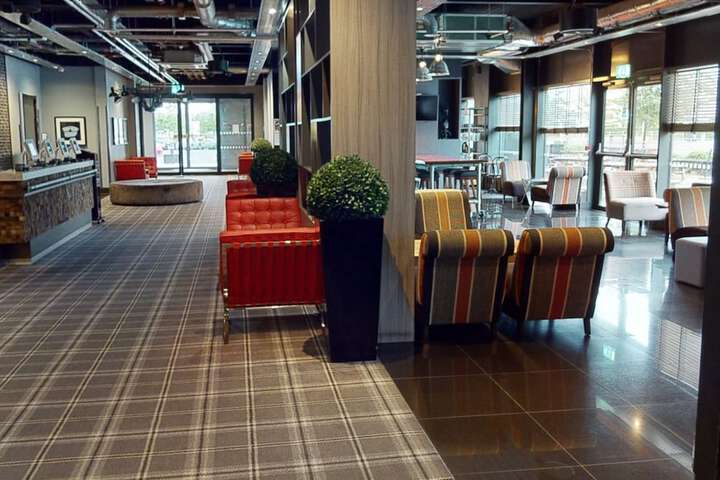 Entrance & Lobby