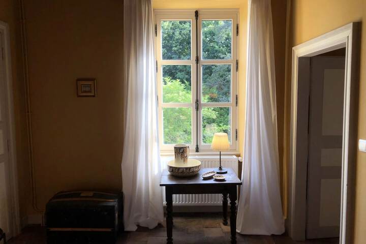 Room 46 of 144