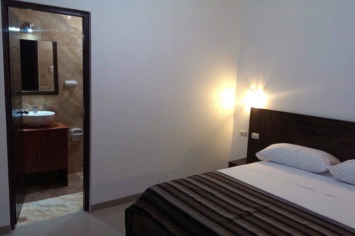 Room 9 of 30