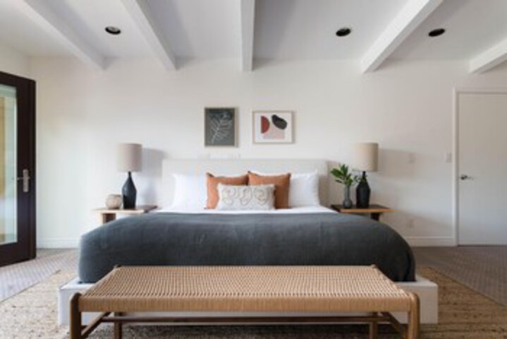 Room 34 of 42