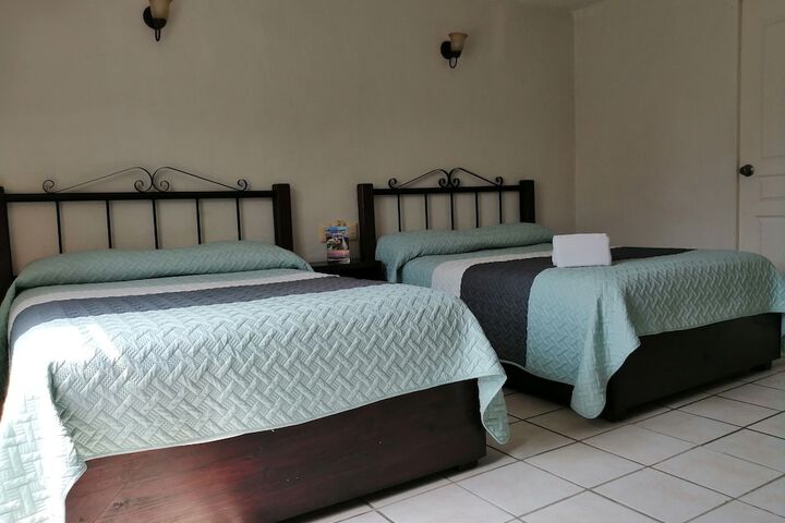 Room 8 of 10