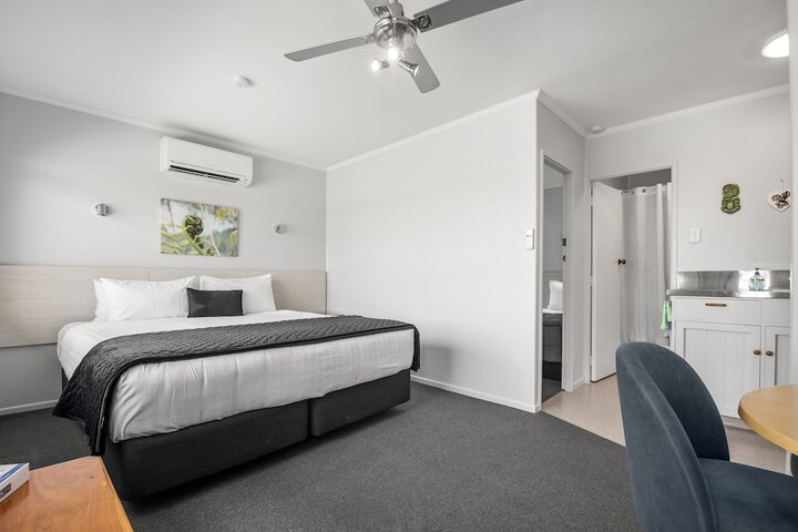 Room 13 of 24