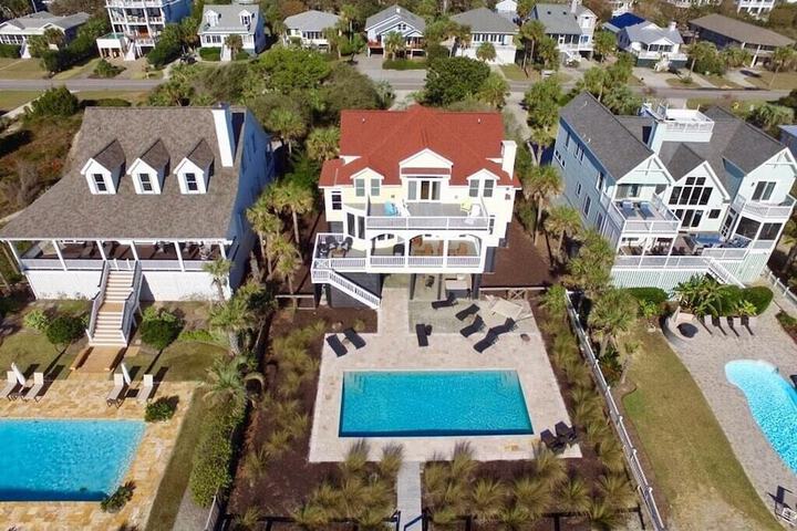Exterior of 508 Ocean by Avantstay Waterfront Pool, Beach