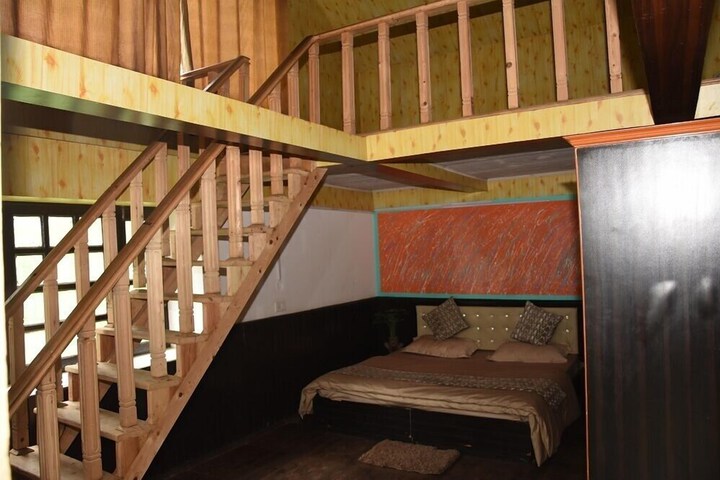 Room 16 of 44