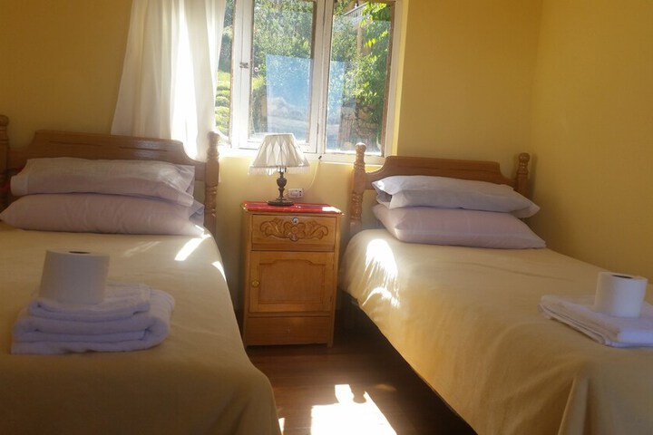 Room 4 of 43