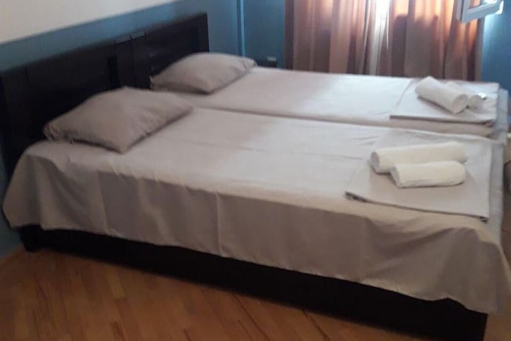 Room 15 of 16