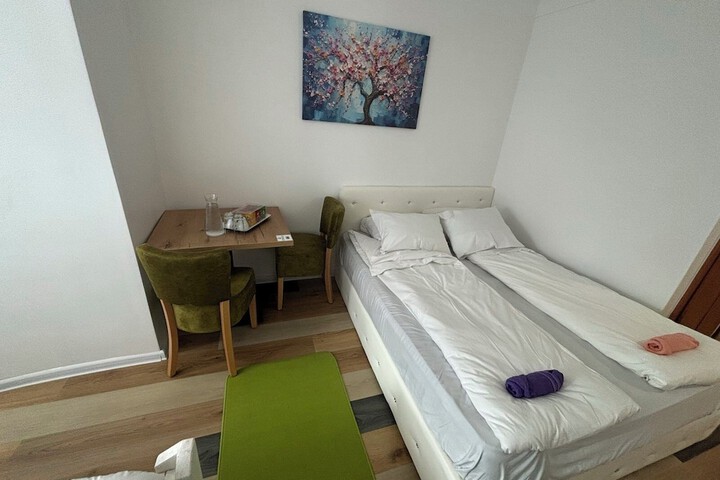 Room 7 of 50