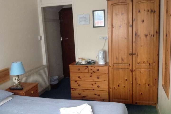 Room 6 of 19