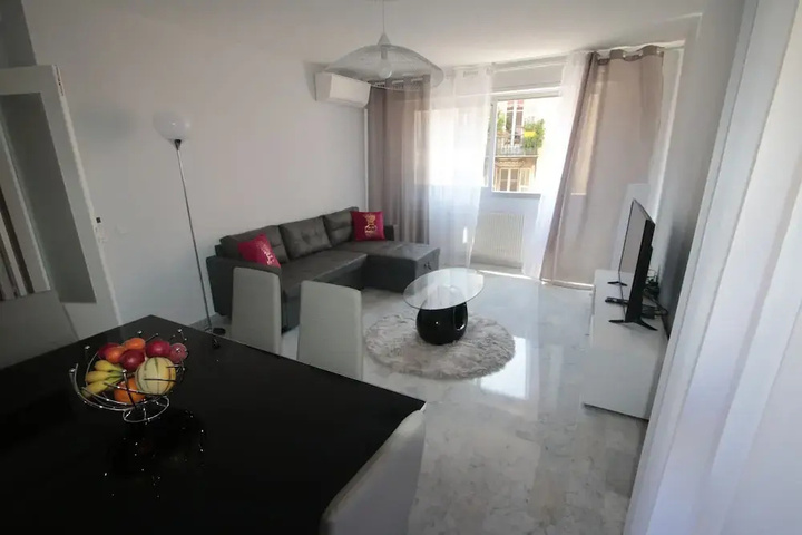 Room 3 of 12
