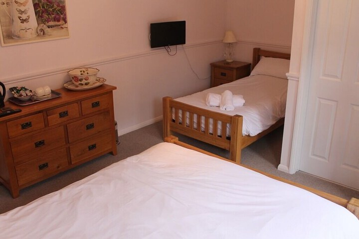 Room 4 of 32